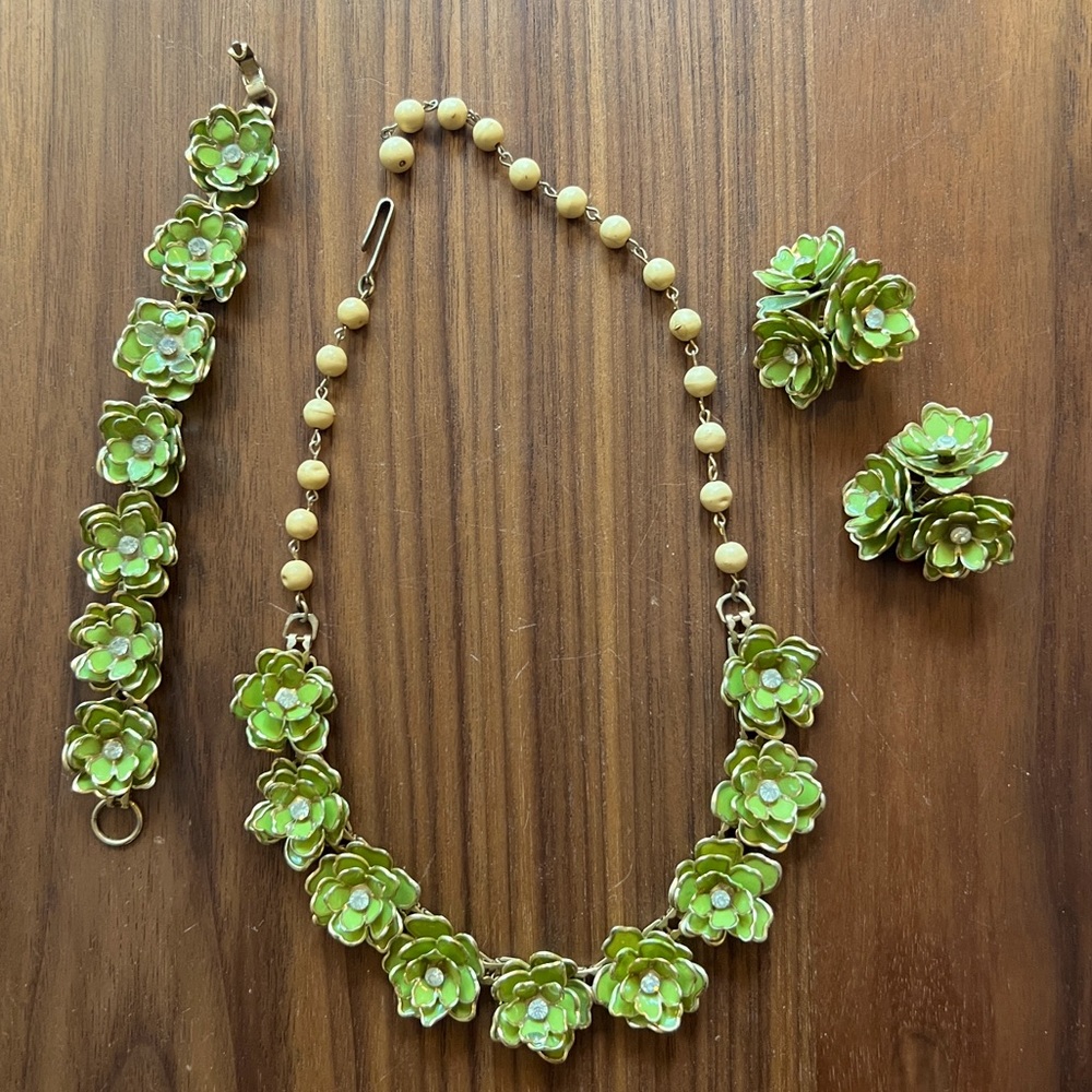 Vintage 1950’s green flower necklace, bracelet and earrings set